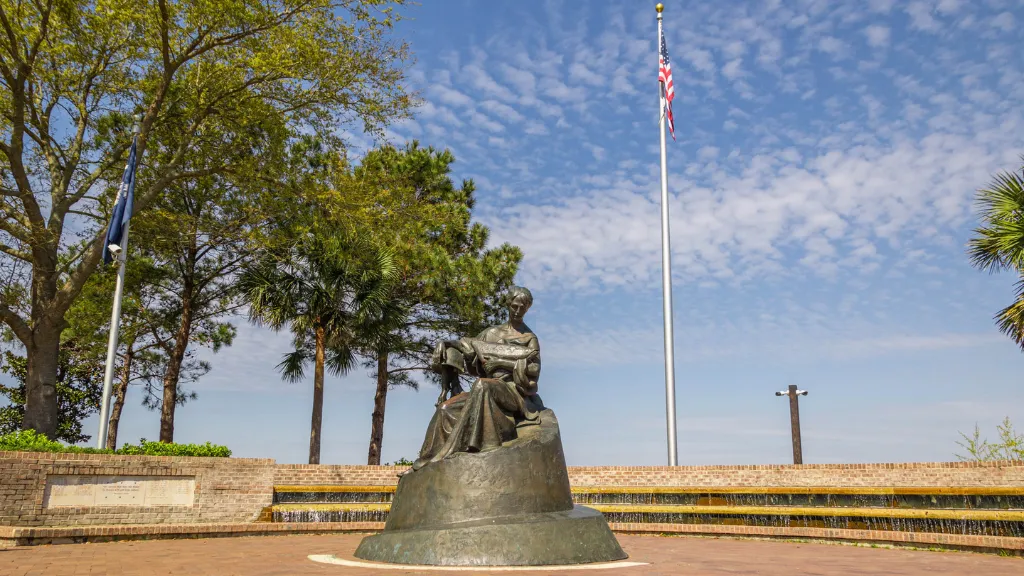 Memorials + Monuments