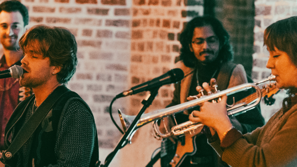 Serving Sounds: An Intimate Sofar Concert Experience